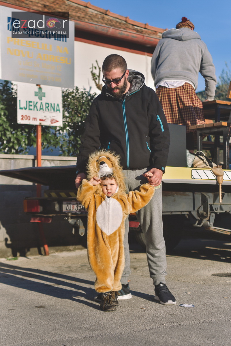Škotski kiltovi preplavili zadarske Stanove Škotski kiltovi preplavili zadarske Stanove