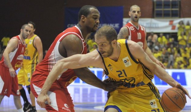 Zagreb, 010611. Trnsko. Druga kosarkaska utakmica finalne serije doigravanja za prvaka Hrvatske, susret izmedju Zagreb CO I Cedevita. Na slici: Luka Zoric. Foto: Damir Krajac / CROPIX