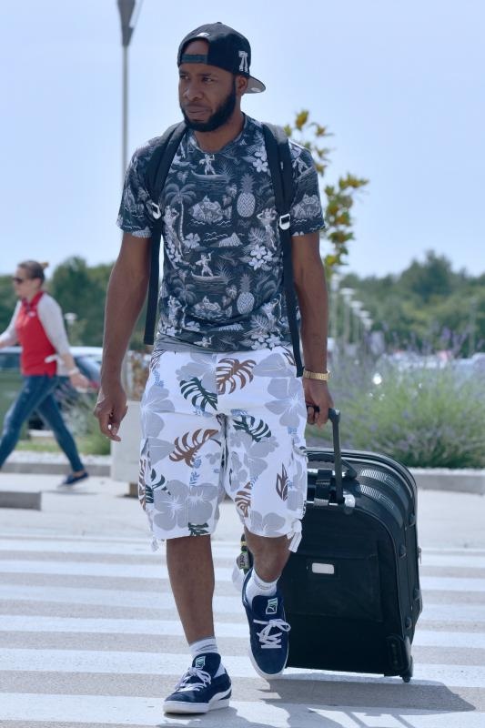 Britanski turist Leon Mitchell, o kojem su zadarski taskisti skrbili nakon što je prevaren i opljačkan ostao bez novca danas se vraća u London.  Photo: Dino Stanin/PIXSELL