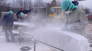 Mladi europski kipari stigli u Imotski, punom parom rade spomenik kultnom Mercedesu Mladi europski kipari stigli u Imotski, punom parom rade spomenik kultnom Mercedesu