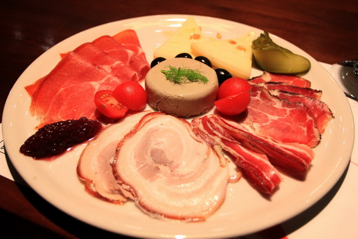 Restoran bar Atrij: Finger Food & Wine Selection, Foto: Iva Perinčić Restoran bar Atrij: Finger Food & Wine Selection, Foto: Iva Perinčić