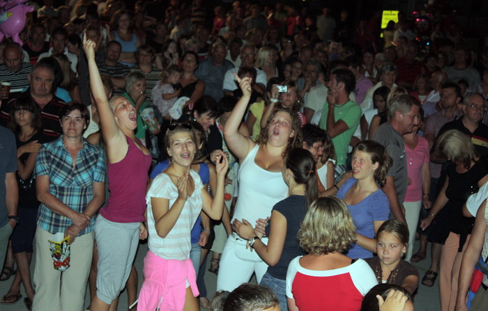 Sukosan: 40. Trka tovarov “Memorijal kenje Vijole” i 6. Noc svicarenja 8. kolovoza 2010. Sukosan: 40. Trka tovarov “Memorijal kenje Vijole” i 6. Noc svicarenja 8. kolovoza 2010.