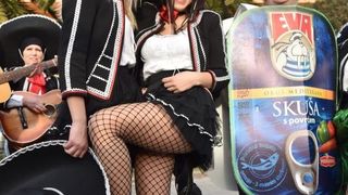 Karnevalska povorka krenula je s Branimirove obale prema Poluotoku. Photo: Dino Stanin/PIXSELL