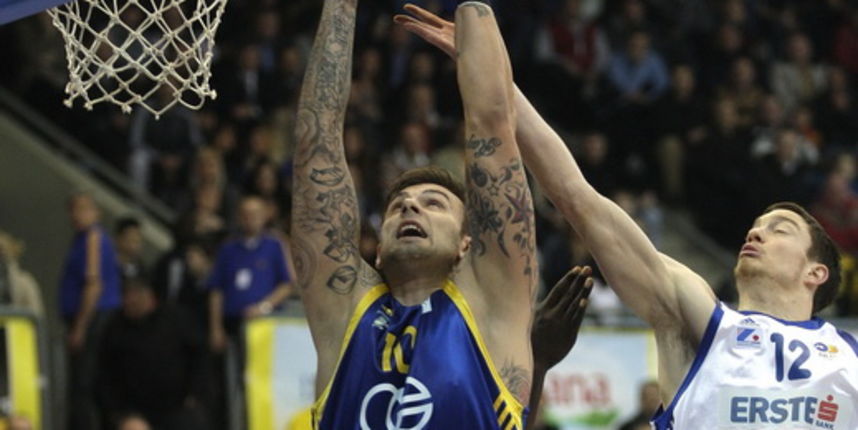 Zagreb, 100211. KC Drazen Petrovic. Zavrsnica kosarkaskog kupa Kresimir Cosic, finalna utakmica Zagreb CO – Zadar Na slici: Mario Kasun, Pavle Marcinkovic. Foto: Nenad Dugi / Cropix Zagreb, 100211. KC Drazen Petrovic. Zavrsnica kosarkaskog kupa Kresimir Cosic, finalna utakmica Zagreb CO – Zadar Na slici: Mario Kasun, Pavle Marcinkovic. Foto: Nenad Dugi / Cropix