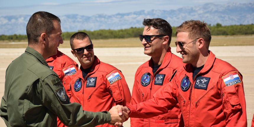 Krila Oluje – povratak iz Poljske