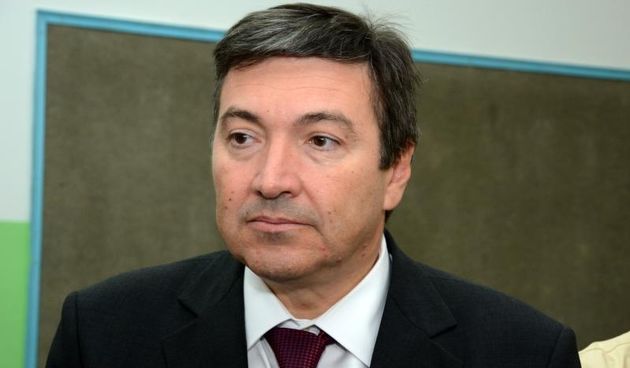 Gunja – U OS Antuna i Stjepana Radica otvorena je Ucionica buducnosti. Rijec je o CARNetovom projektu e-Skole, gdje se kroz sustav pametnih ucionica omogucuje izvodjenje obrazovnog procesa uz koristenje multimedije i interneta. Ministar Vedran Mornar. Pho