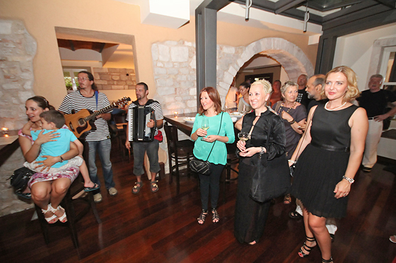 Degustacija vina mariborske vinarije Vinag u Restoran Baru Atrij Degustacija vina mariborske vinarije Vinag u Restoran Baru Atrij