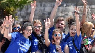 Ludijada zadarskih maturanata uz pjesmu i kupanje na Morskim orguljama. Foto: Dino Stanin/PIXSELL Ludijada zadarskih maturanata uz pjesmu i kupanje na Morskim orguljama. Foto: Dino Stanin/PIXSELL