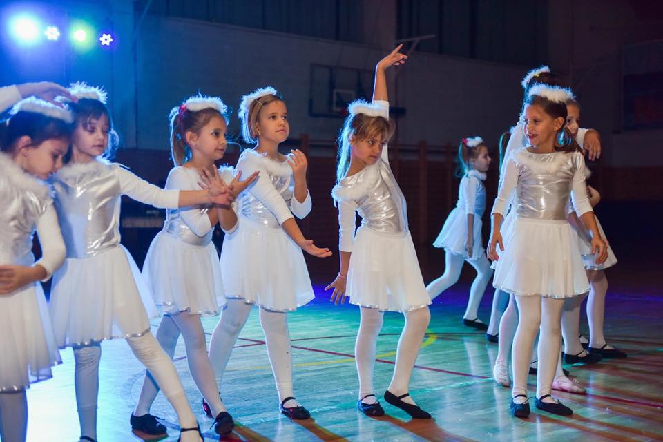 Plesna Božićna čarolija na otoku Pagu