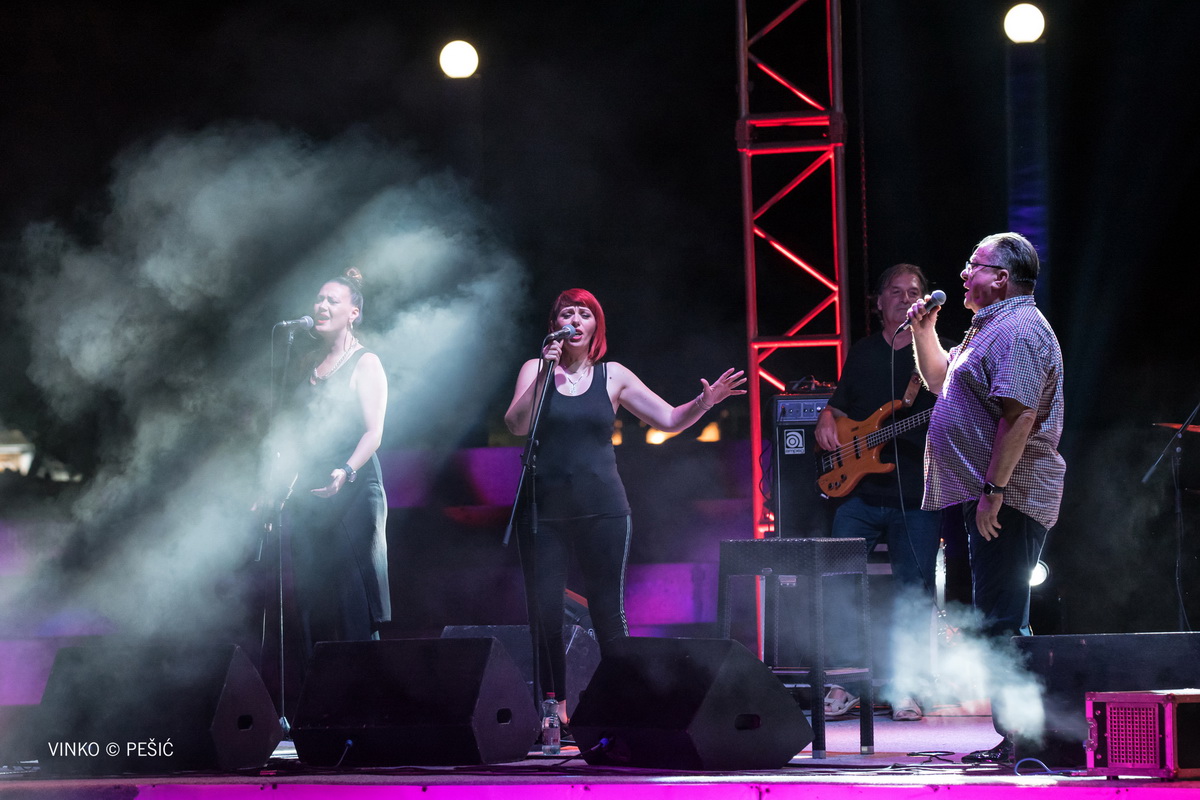 Halid Bešlić @ Bazen Ilirije u Biogradu n/M Halid Bešlić @ Bazen Ilirije u Biogradu n/M