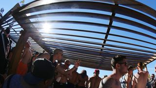 Otok Pag – Hideout festival privukao je mnogobrojnu publiku na popularnu plazu Zrce gdje se na after beach partiju u klubu Papaya plesalo cijelo poslijepodne. Photo: Filip Brala/PIXSELL