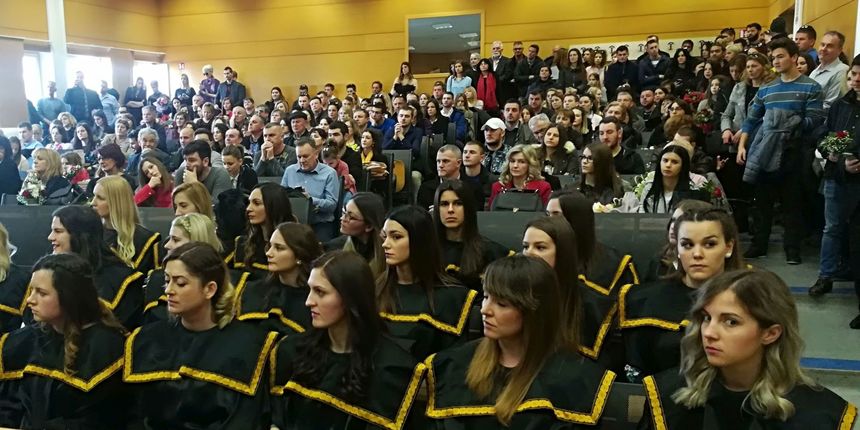 Na Sveučilištu u Zadru održana svečana promocija 65 prvostupnika odgojitelja predškolske djece Na Sveučilištu u Zadru održana svečana promocija 65 prvostupnika odgojitelja predškolske djece