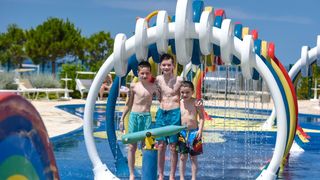 Obitelj Mandić uživa u ljetnim radostima u Zatonu Obitelj Mandić uživa u ljetnim radostima u Zatonu