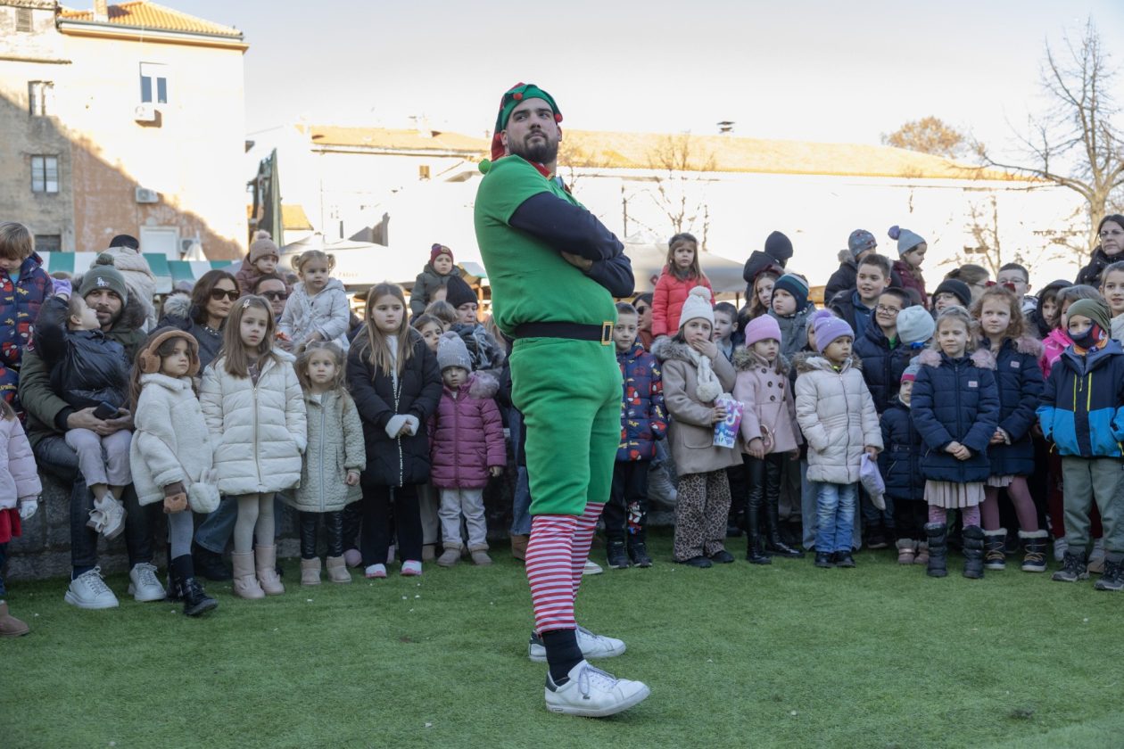 Dječji doček Nove godine na Božićnom gramofonu