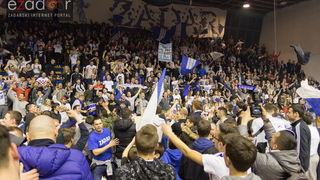 Humanitarno gledanje utakmice Zadar-Cibona (85-84) u Jazinama Humanitarno gledanje utakmice Zadar-Cibona (85-84) u Jazinama