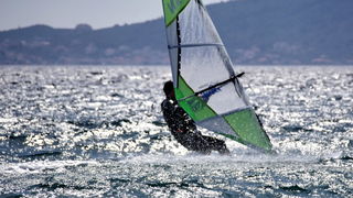 Surferi i kiteri guštali u južini na Boriku Surferi i kiteri guštali u južini na Boriku