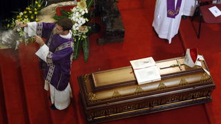 Zadar, 300110.
Pogreb zadarskog nadbiskupa Ivana Prendje u crkvi Svete Stosije.
Zadarski nadbiskup Ivan Prendja preminuo je iznenada  25. sijecnja 2010. godine u Zagrebu u 71. godini zivota, nakon 46 godina svecenistva i 20 godina biskupstva.
Na fotografi