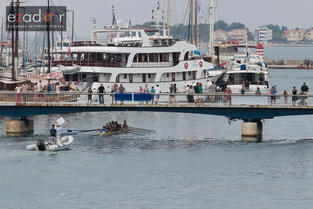 6. “Jadranov veslački dvoboj” osmeraca u uvali Jazine 6. “Jadranov veslački dvoboj” osmeraca u uvali Jazine