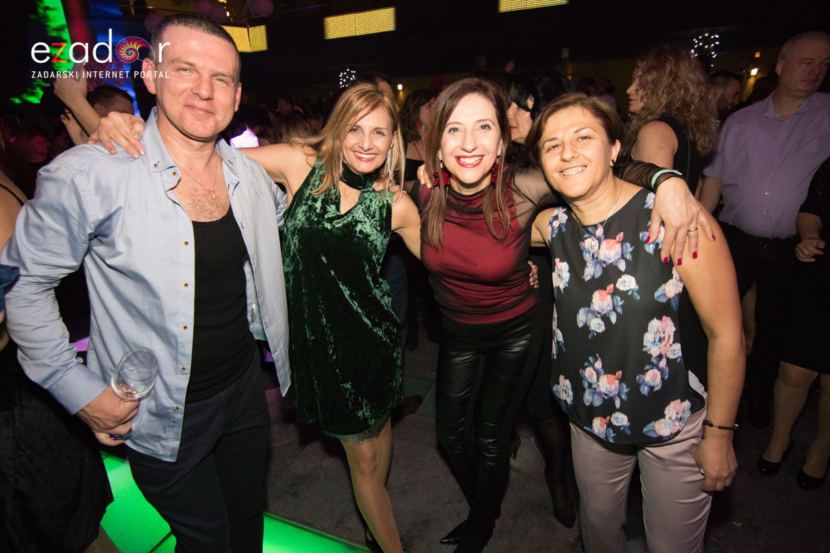 Ludnica u Saturnusu: Najbolji doček u svemiru i šire Ludnica u Saturnusu: Najbolji doček u svemiru i šire