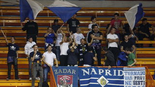 Zagreb, 220513
Dvorana II Doma sportova.
Kosarkaska utakmica pulufinale doigravanja za prvaka Hrvatske (2 utakmica) Cedevita – Zadar.
Na slici: Navijaci Zadra Tornado.
Foto: Nenad Dugi / CROPIX Zagreb, 220513
Dvorana II Doma sportova.
Kosarkaska utakmica pulufinale doigravanja za prvaka Hrvatske (2 utakmica) Cedevita – Zadar.
Na slici: Navijaci Zadra Tornado.
Foto: Nenad Dugi / CROPIX