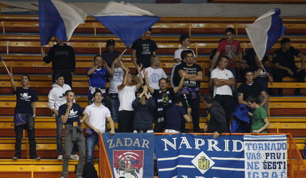 Zagreb, 220513
Dvorana II Doma sportova.
Kosarkaska utakmica pulufinale doigravanja za prvaka Hrvatske (2 utakmica) Cedevita – Zadar.
Na slici: Navijaci Zadra Tornado.
Foto: Nenad Dugi / CROPIX