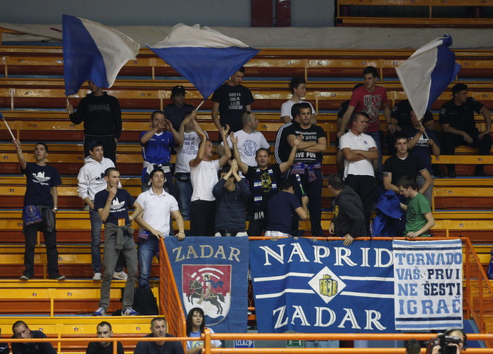 Zagreb, 220513
Dvorana II Doma sportova.
Kosarkaska utakmica pulufinale doigravanja za prvaka Hrvatske (2 utakmica) Cedevita – Zadar.
Na slici: Navijaci Zadra Tornado.
Foto: Nenad Dugi / CROPIX Zagreb, 220513
Dvorana II Doma sportova.
Kosarkaska utakmica pulufinale doigravanja za prvaka Hrvatske (2 utakmica) Cedevita – Zadar.
Na slici: Navijaci Zadra Tornado.
Foto: Nenad Dugi / CROPIX