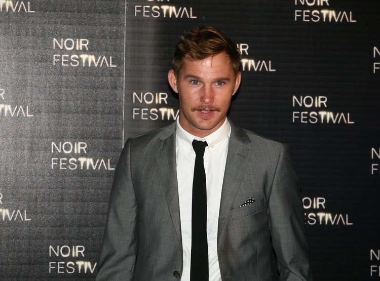 Zadar, 200811.
U Maraschino baru zapoceo je Nior festival. Festival je otvoren hrvatskom premijerom kratkometraznog filma ‘Mind Games’ redatelja Gavina Bonda. U filmu glume hrvatski top model Helena Sopar i Brian Geraghty (poznat po ulozi u Oscarom nagra Zadar, 200811.
U Maraschino baru zapoceo je Nior festival. Festival je otvoren hrvatskom premijerom kratkometraznog filma ‘Mind Games’ redatelja Gavina Bonda. U filmu glume hrvatski top model Helena Sopar i Brian Geraghty (poznat po ulozi u Oscarom nagra