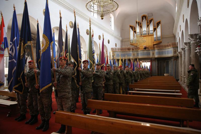 21.01.2014., Zadar – Mimohod postrojbi sudionica operacije akcija Maslenica s ratnim zastavama, uz pratnju orkestra Oruzanih snaga RH. Photo: Filip Brala/PIXSELL 21.01.2014., Zadar – Mimohod postrojbi sudionica operacije akcija Maslenica s ratnim zastavama, uz pratnju orkestra Oruzanih snaga RH. Photo: Filip Brala/PIXSELL