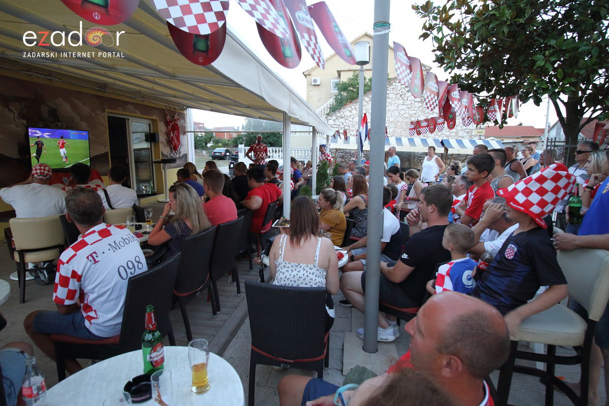 Bibinje: Navijanje za Vatrene i fešta nakon pobjede nad Rusijom