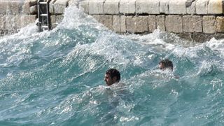 Guštanje u jugu na zadarskoj rivi 15. rujna 2015. Foto: Dino Stanin/PIXSELL