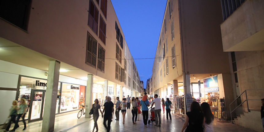 Đir po gradu 13. lipnja 2012. (foto:Saša Čuka) Đir po gradu 13. lipnja 2012. (foto:Saša Čuka)