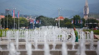 Zagreb: Novouređene fontane u Ulici Hrvatske bratske zajednice puštene u rad Zagreb: Novouređene fontane u Ulici Hrvatske bratske zajednice puštene u rad