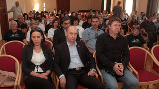 Julianne Eden Bušić predstavila novu knjigu “Živa glava”, Foto: Lucija Juravić Julianne Eden Bušić predstavila novu knjigu “Živa glava”, Foto: Lucija Juravić