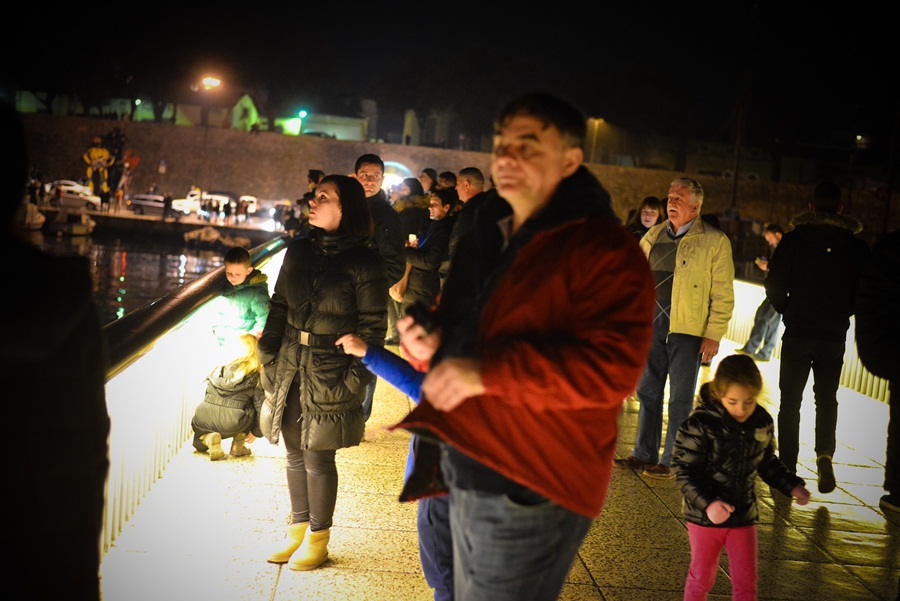 Zadrani oduševljeni hologramskim božićnim drvcem