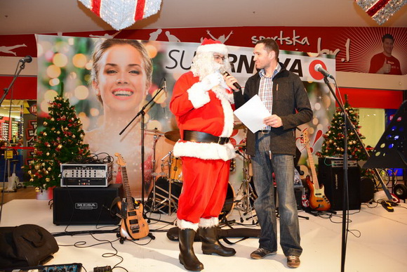 Supernova: Božićni koncert Ivane Kindl i posjet Djeda Božićnjaka, Foto: Iva Perinčić Supernova: Božićni koncert Ivane Kindl i posjet Djeda Božićnjaka, Foto: Iva Perinčić