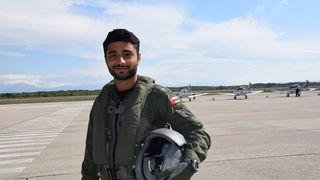 Prvi samostalni letovi omanskih pilota Prvi samostalni letovi omanskih pilota