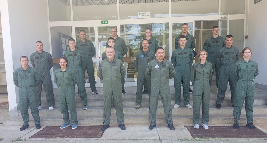 Budući piloti prošli zahtjevan liječnički pregled, psihološko testiranje i motoričke provjere Budući piloti prošli zahtjevan liječnički pregled, psihološko testiranje i motoričke provjere