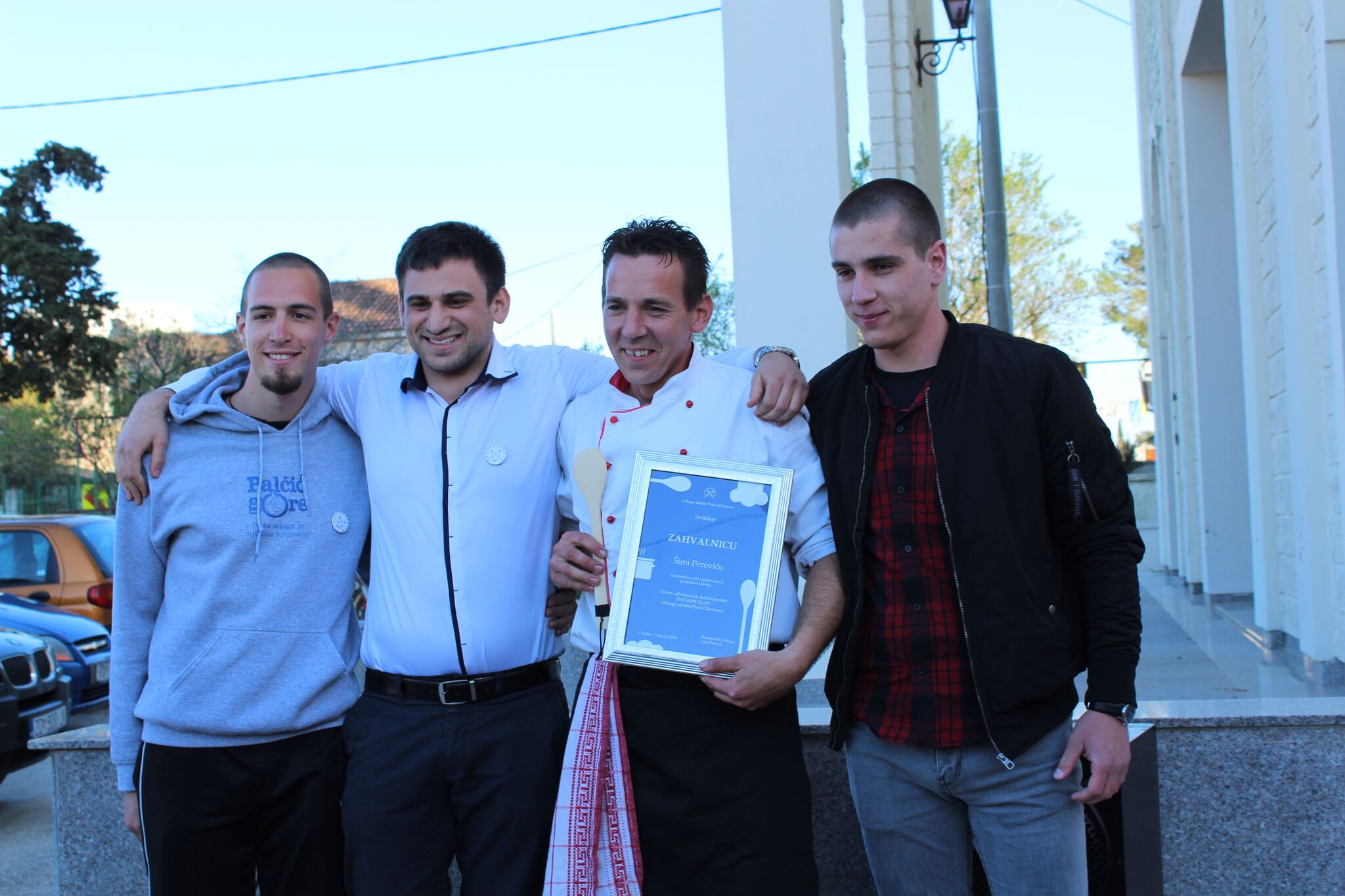 Udruga mladih Ploče i Dračevca uredila stari zog i počastila rižotom