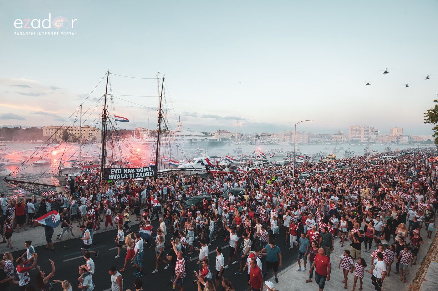 Zadar priredio čudesan doček svojim Vatrenim herojima (1)