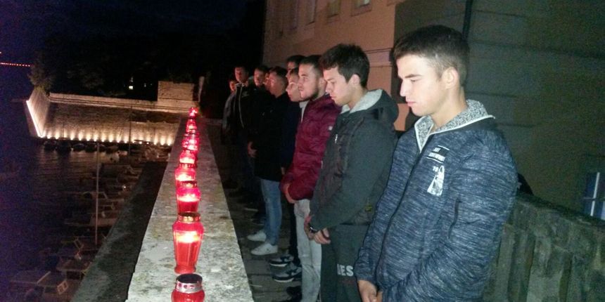 Image 380881 (auto) Image 380881 (auto)