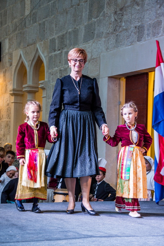 8. Međunarodni festival čipke u Pagu obilježila je modna revija i nastup klape Sol