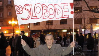 Zagreb, 020311. 
Novi, cetvrti po redu, protuvladin prosvjed tzv. facebook grupe zapoceo je veceras na Cvjetnom trgu. 
Foto: Damir Krajac / Cropix