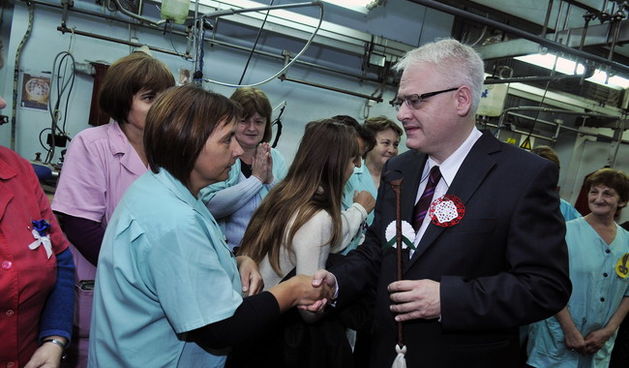 Josipović s radnicama Kamensko /Foto: Cropix