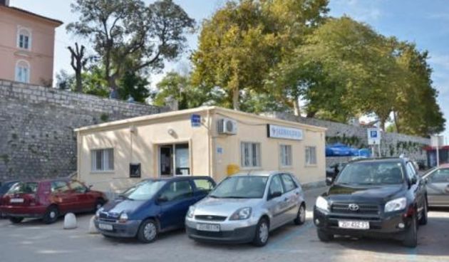 Jadrolinija zatvara poslovnicu na Poluotoku