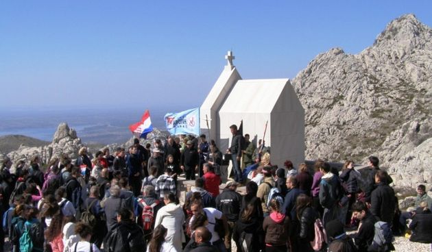 Planinarski križni put mladih Zadarske nadbiskupije