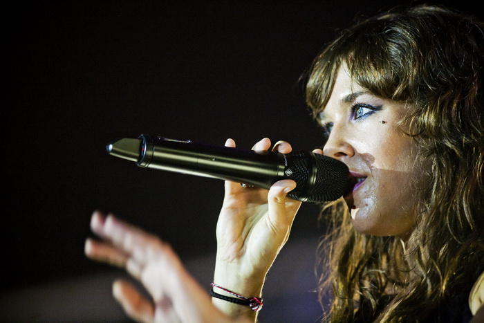 Zagreb, 030612.
Francuska pjevacica Zaz, pravog imena Isabelle Geffroy, kojoj je planetarnu slavu donio singl Je veux, odrzala je veceras koncert pred prepunom dvoranom Doma sportova.
Foto: Neja Markicevic / CROPIX