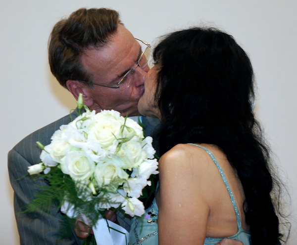 Zadar, 280809.
Najpoznatija hrvatska pjevacica i glumica u Njemackoj 69-godisnja Dunja Olga Rajter i Michael Horst (49) vjencali su se danas u crkvi Bezgresnog zaceca Blazene Djevice Marije na Puntamici u Zadru. Svecani obred vodio je zupnik don Emil Bila Zadar, 280809.
Najpoznatija hrvatska pjevacica i glumica u Njemackoj 69-godisnja Dunja Olga Rajter i Michael Horst (49) vjencali su se danas u crkvi Bezgresnog zaceca Blazene Djevice Marije na Puntamici u Zadru. Svecani obred vodio je zupnik don Emil Bila