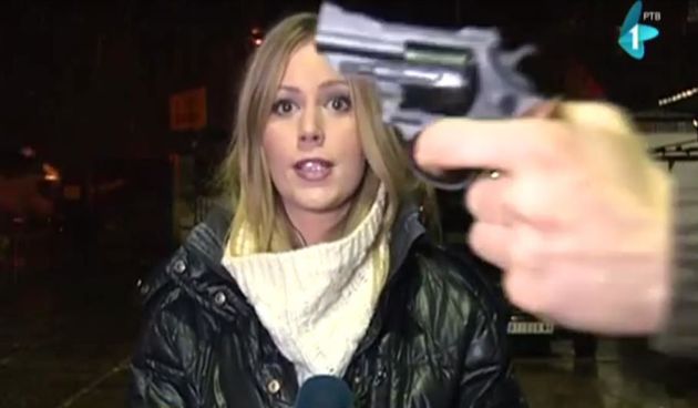 Novi Sad: Pištoljem prijetio TV novinarki u javljanju uživo, Foto: N1