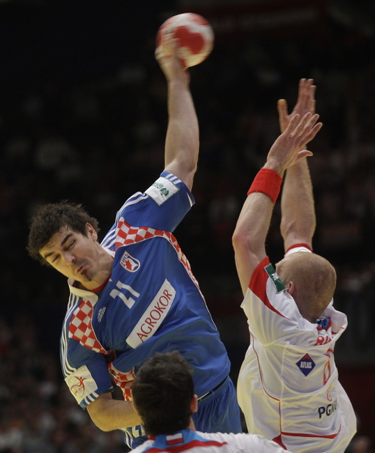 Bec, 300110.
Austrija je domacin EURO 2010 u rukometu od 19-31 01.10. U Becu se igraju utakmice poufinala i finala. Polufinale su izborile reprezentacije Islanda, Francuske, Poljske i Hrvatske.
Utakmica polufinala Hrvatska – Poljska.
Na slici: Denis Bunt Bec, 300110.
Austrija je domacin EURO 2010 u rukometu od 19-31 01.10. U Becu se igraju utakmice poufinala i finala. Polufinale su izborile reprezentacije Islanda, Francuske, Poljske i Hrvatske.
Utakmica polufinala Hrvatska – Poljska.
Na slici: Denis Bunt