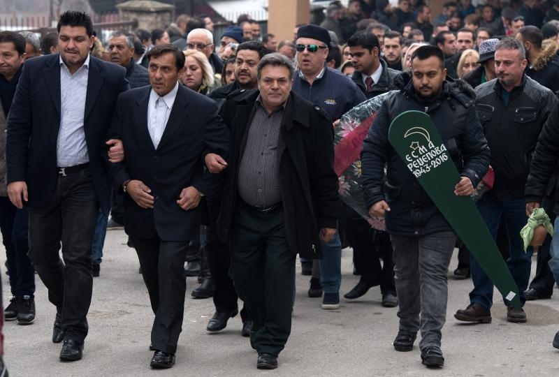 Skopje: Na posljednji počinak ispraćena Esma Redžepova Skopje: Na posljednji počinak ispraćena Esma Redžepova